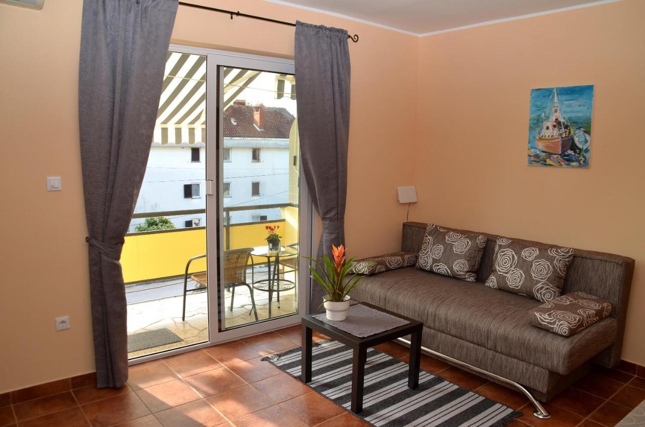Apartment Renata Lovran Exterior photo
